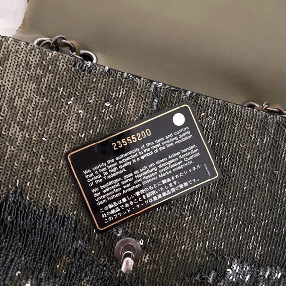 Chanel Green Sequin Shoulder Bag - Picture 4 of 9